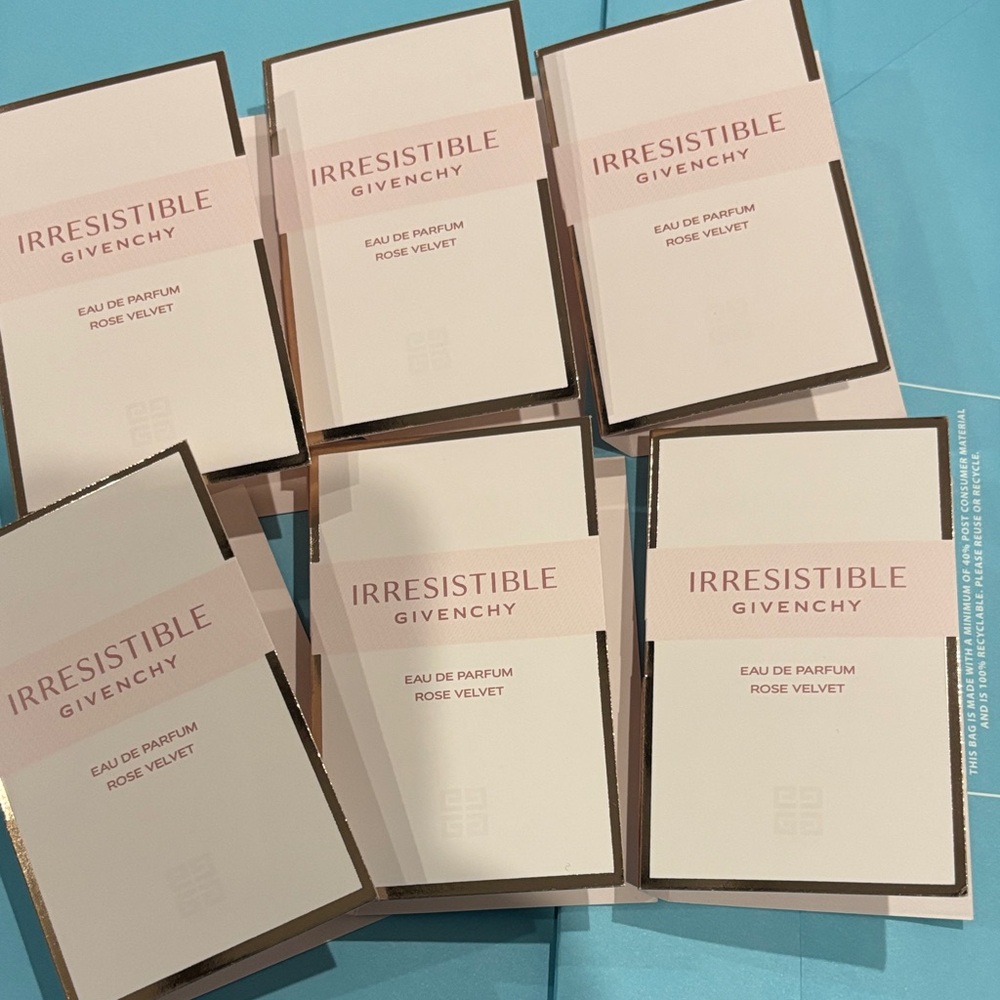 Givenchy Irresistible Rose Velvet Discovery Sample Set